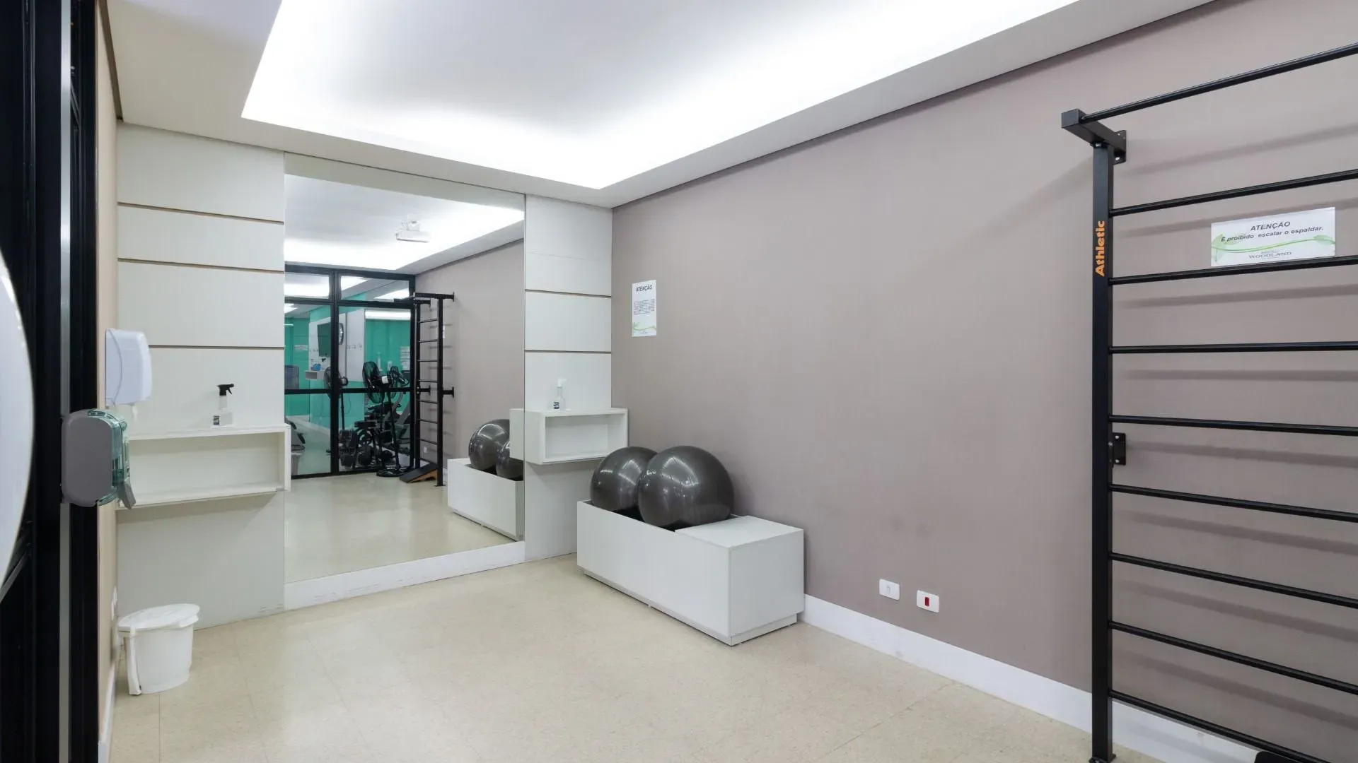 133 m² apartment with 2 en-suite bedrooms and private BBQ — photo 50