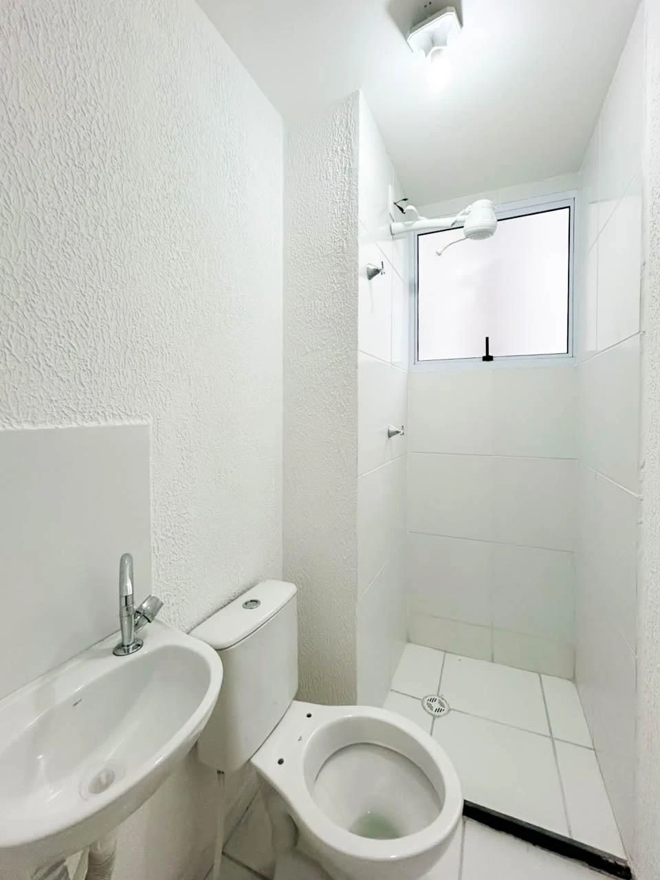 2-bedroom apartment in a building with a gym — photo 6