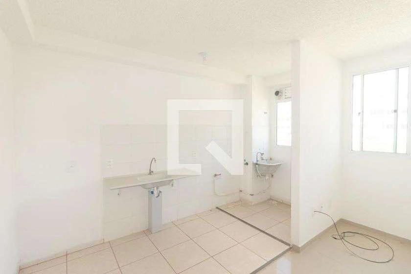 Minimal-style 2-bedroom apartment with ceramic floors — photo 18