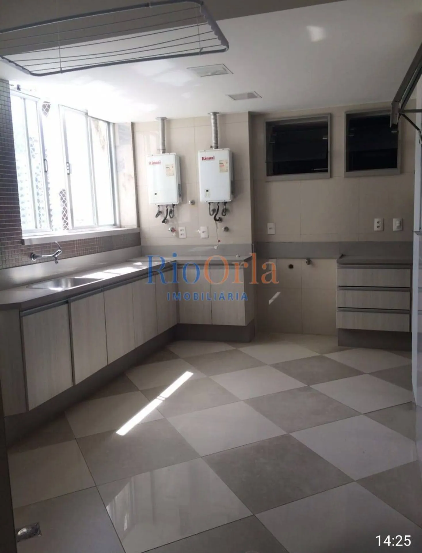 Unfurnished apartment with 4 bedrooms and 5 bathrooms — photo 14