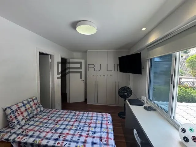 290 m² furnished house with 5 en-suites and 3 parking spaces — photo 40