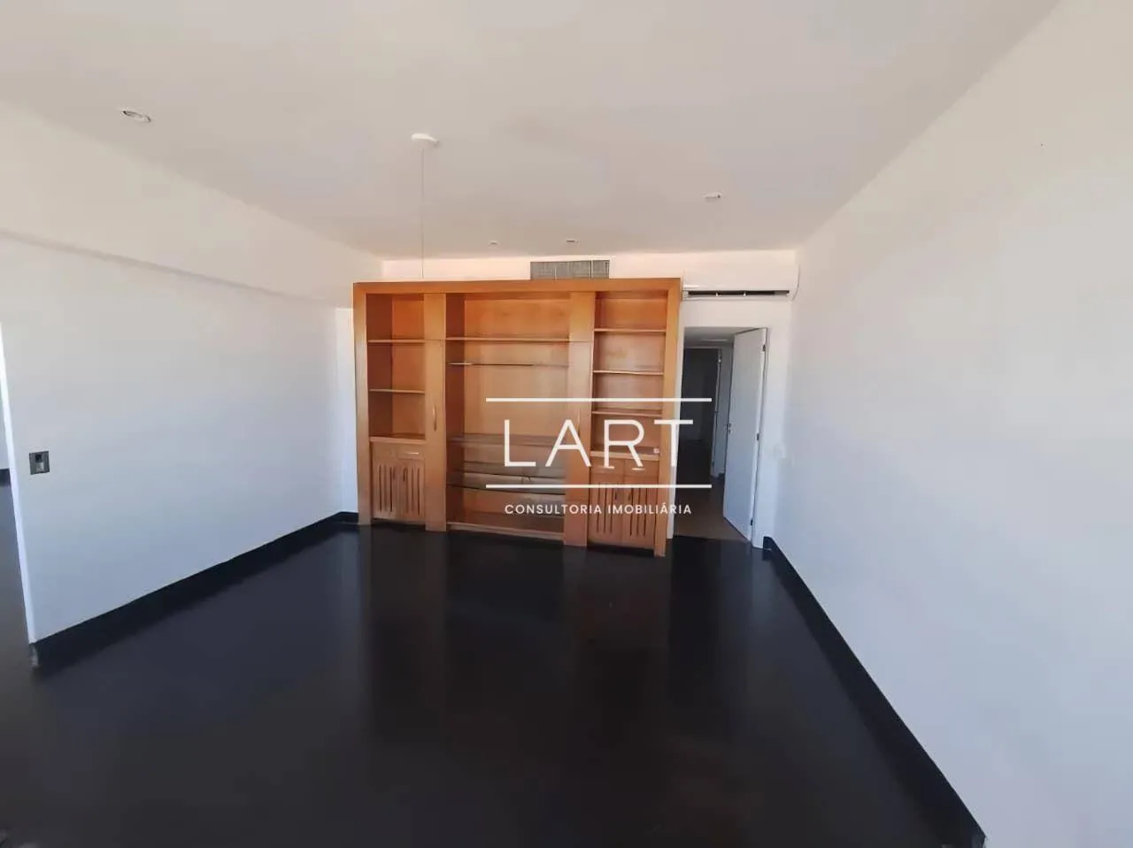 Furnished apartment with 2 bedrooms and 203 m² — photo 8