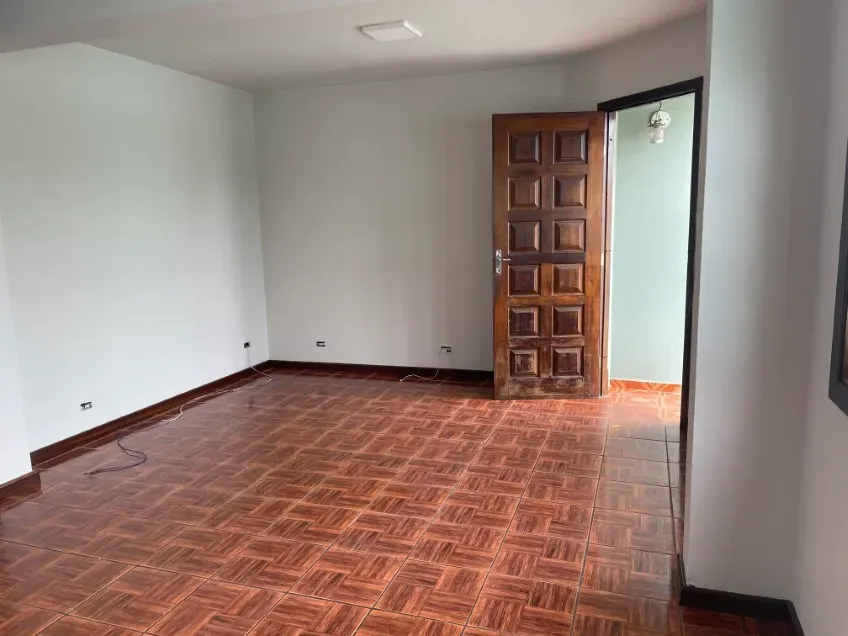 Home office in a 3-bedroom house, 120 m²