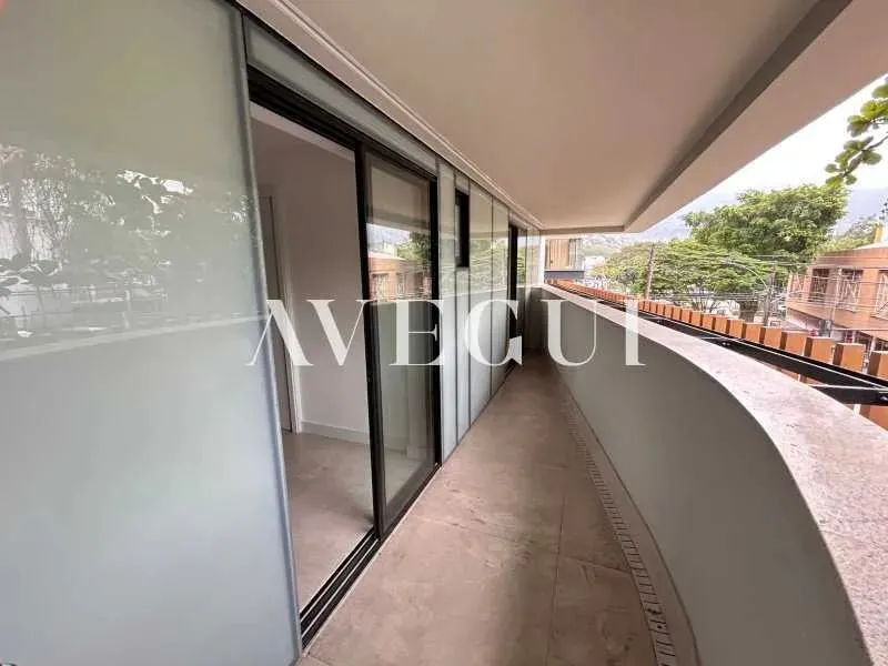 Apartamento com 3 quartos e varanda com bancada — photo 16