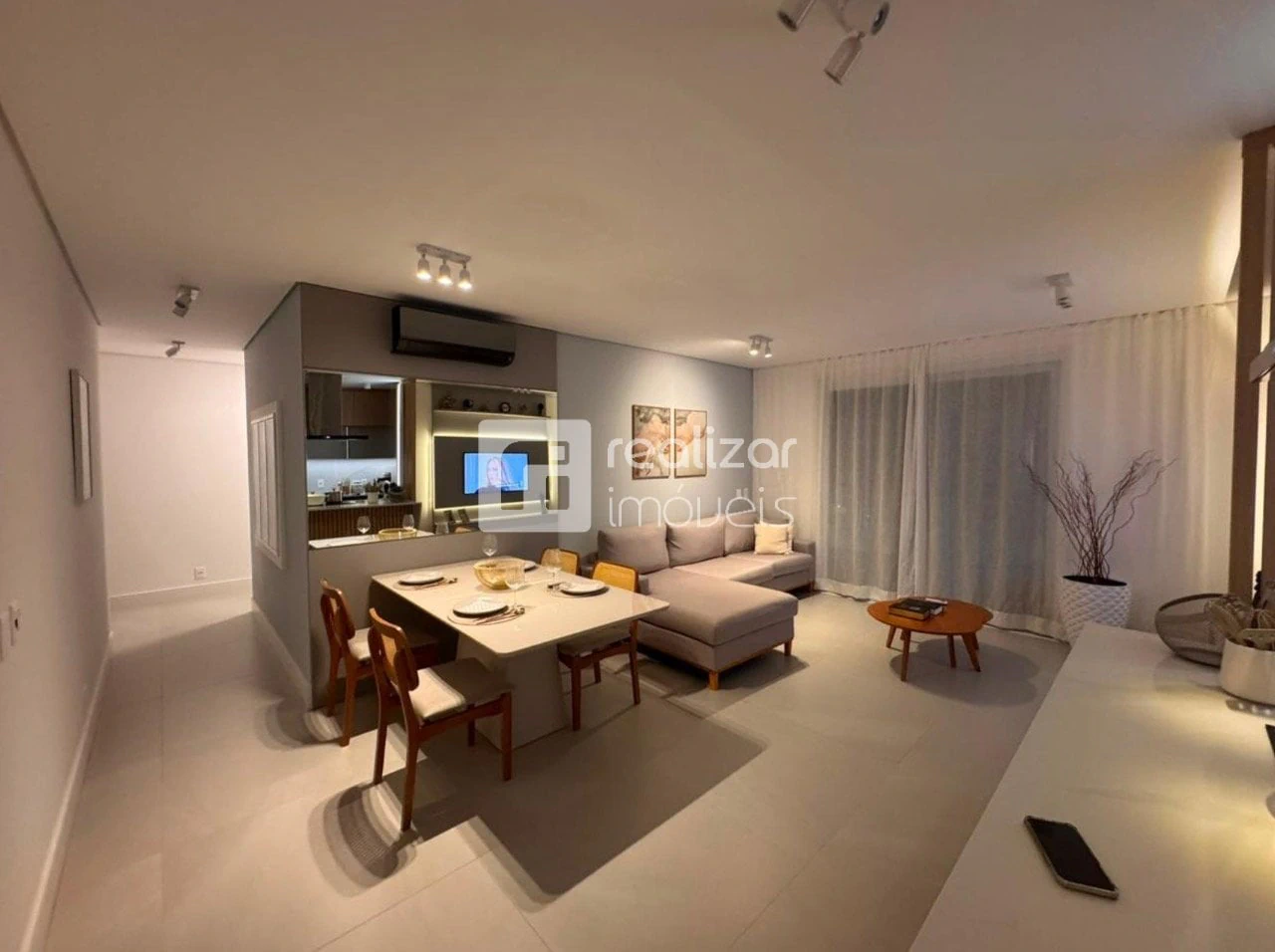 Apartamento de 107 m² com 2 suítes e varanda — photo 2