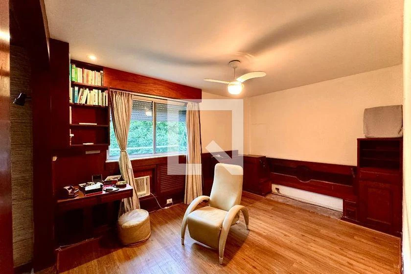 Furnished apartment, 180 m², with a glass-enclosed balcony — photo 17