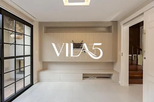 3-bedroom house with a bathtub in Curitiba — photo 26