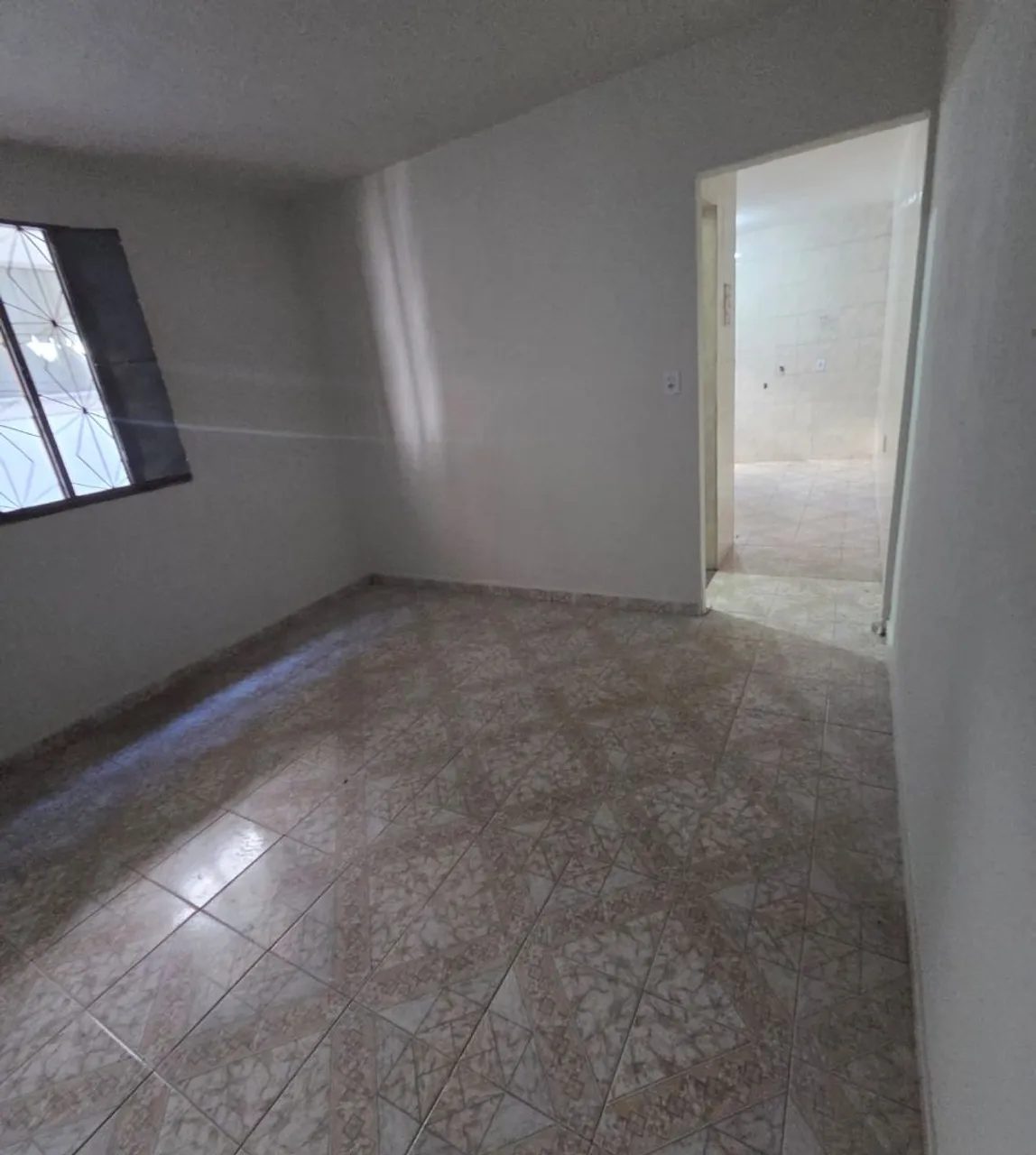Unfurnished home with 1 parking spot and 1 bedroom — photo 8