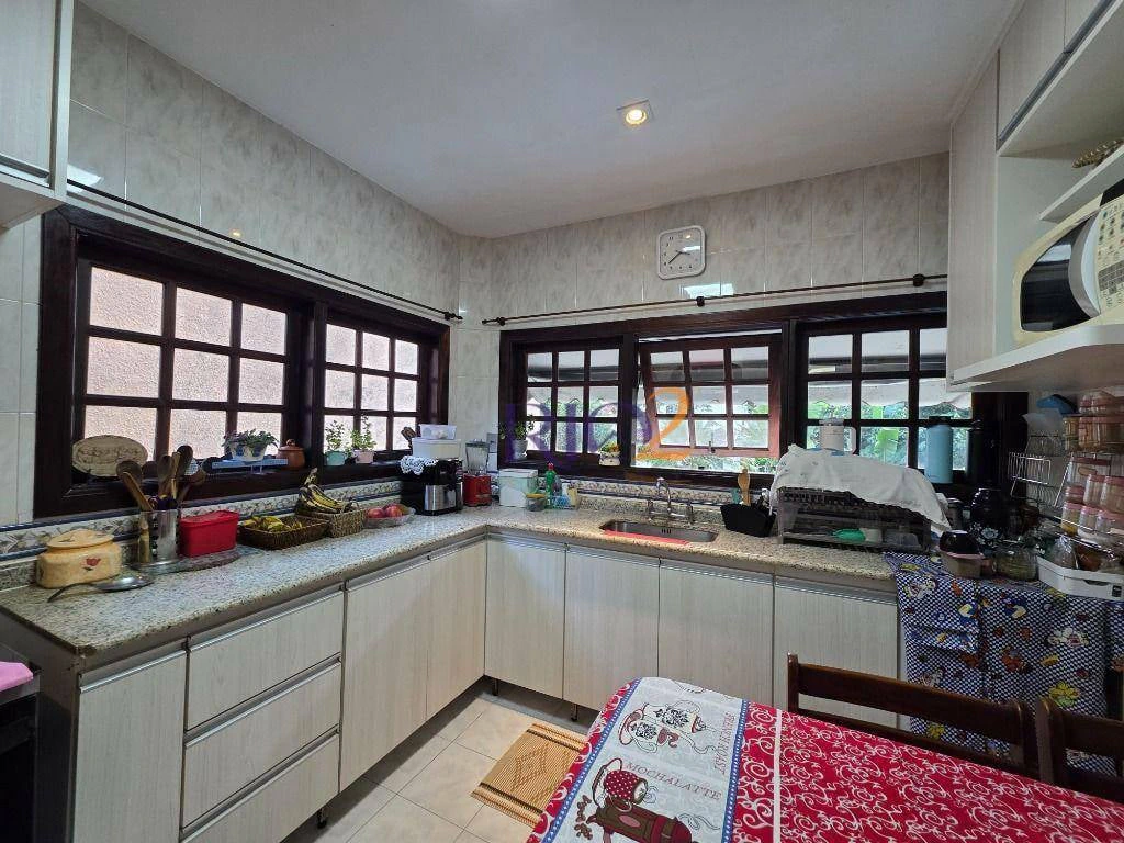 Casa mobiliada com 3 quartos, 4 banheiros e 5 vagas — photo 30