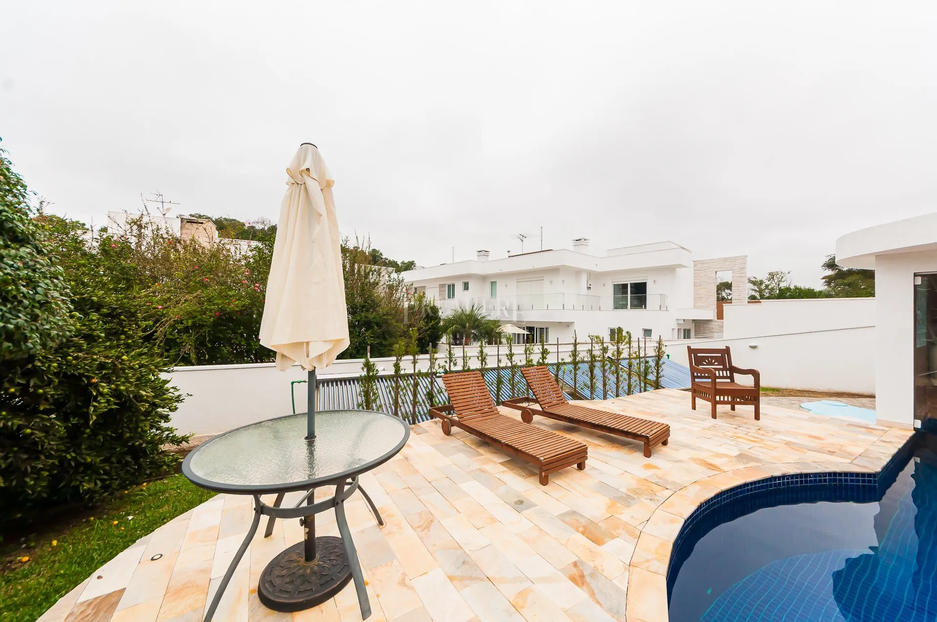 House with 3 en-suite bedrooms and 450 m² — photo 5
