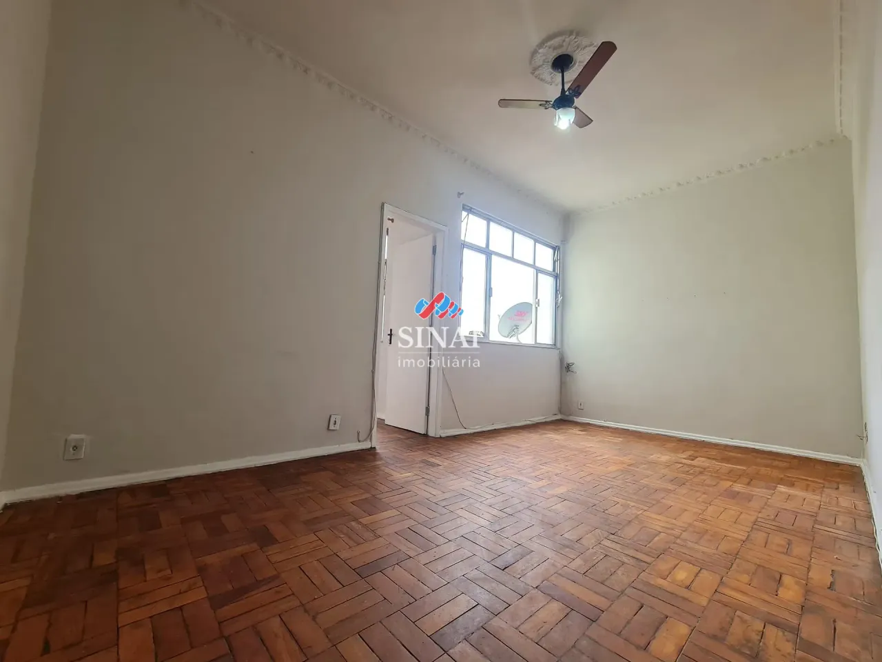 1-bedroom apartment with a compact gas kitchenette — photo 7