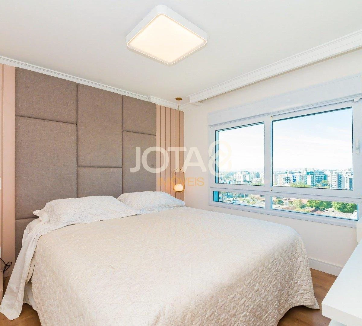 Furnished 155 m² apartment with 3 bedrooms and 1 en-suite — photo 5