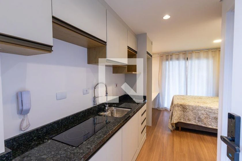 Studio, 28 m², with wood or laminate floors — photo 15
