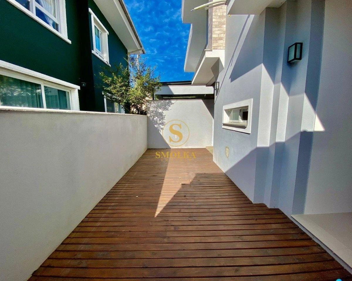 184 m² rental home with 4 en-suite bedrooms — photo 16