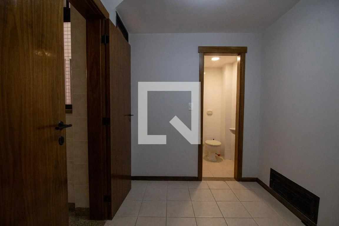 Apartment, 184 m², with a bathtub — photo 42