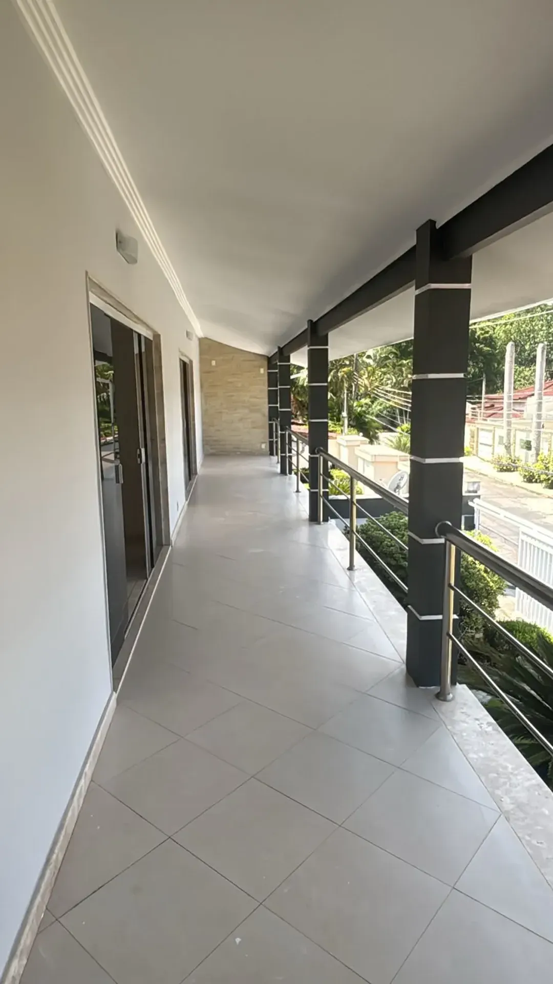 Apartment with 4 bedrooms, balcony and 500 m² — photo 13