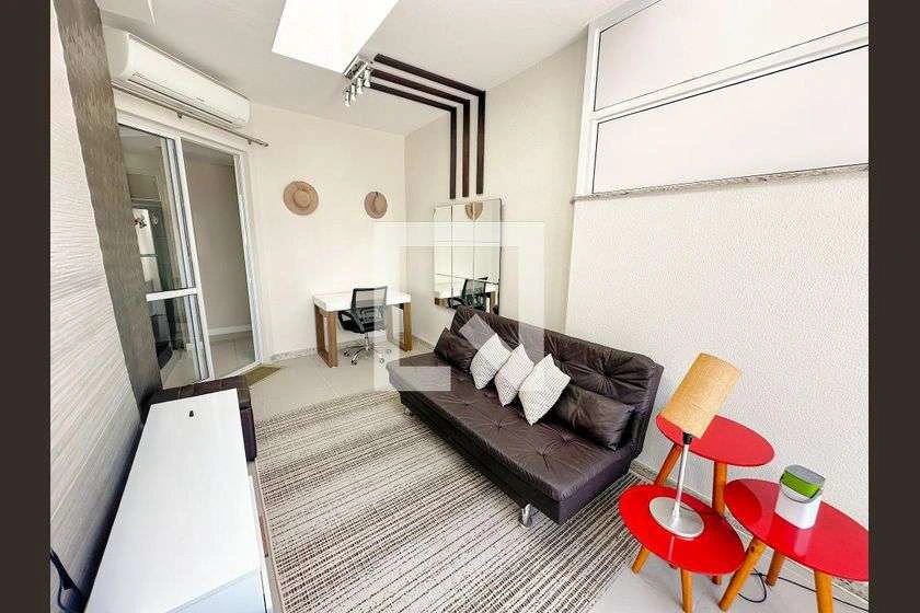 Furnished apartment with 2 bedrooms and an en-suite suite — photo 4