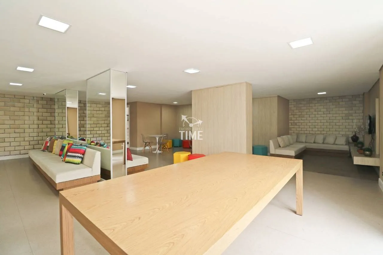 Wood or laminate floors in a 3-bedroom apartment, 78 m² — photo 121