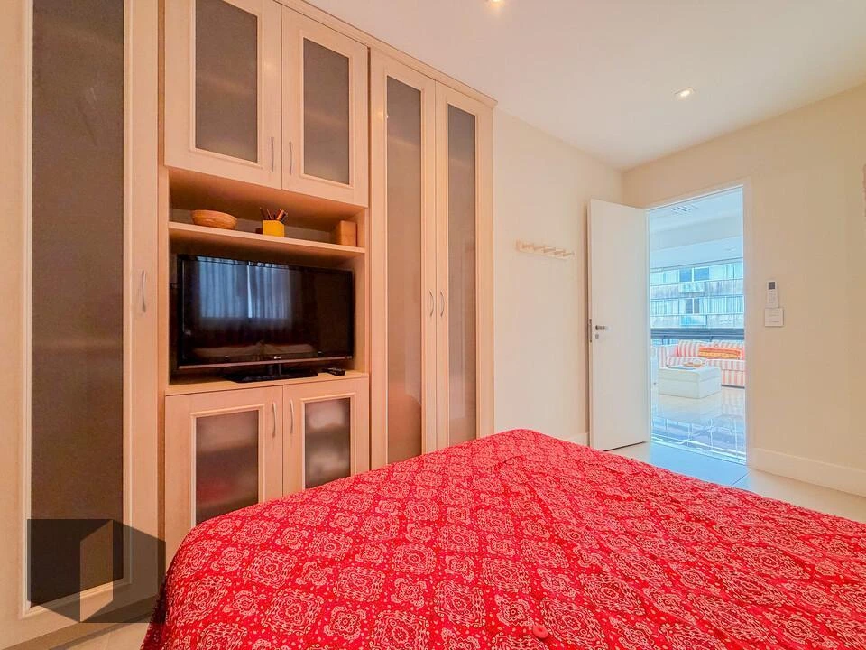 Furnished apartment, 186 m², with a grill on the balcony — photo 27