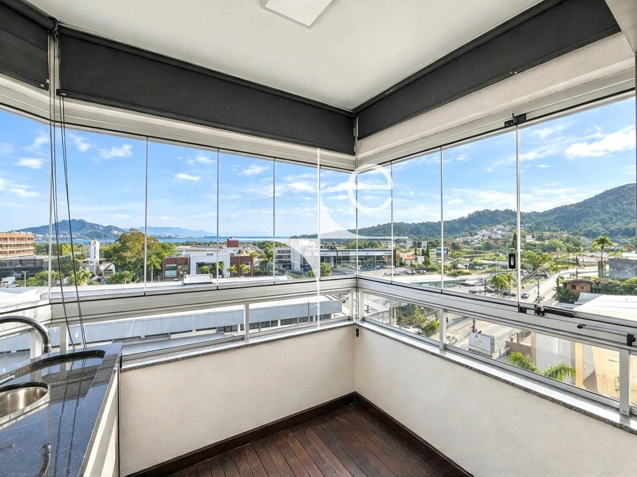 3-bedroom apartment with a water view — photo 7
