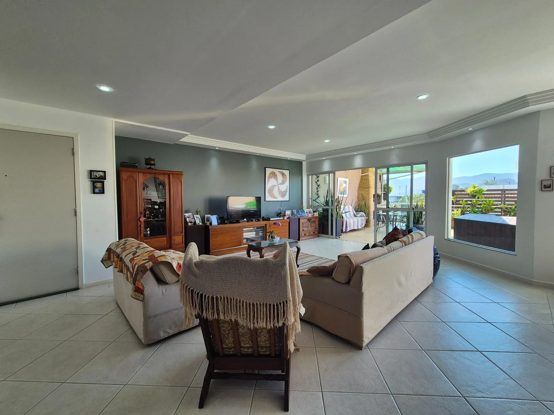 Mountain view in a 4-bedroom apartment, 265 m² — photo 14