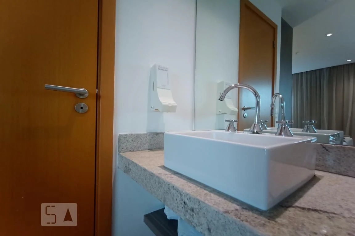 1-bedroom unfurnished apartment with en-suite bath — photo 32