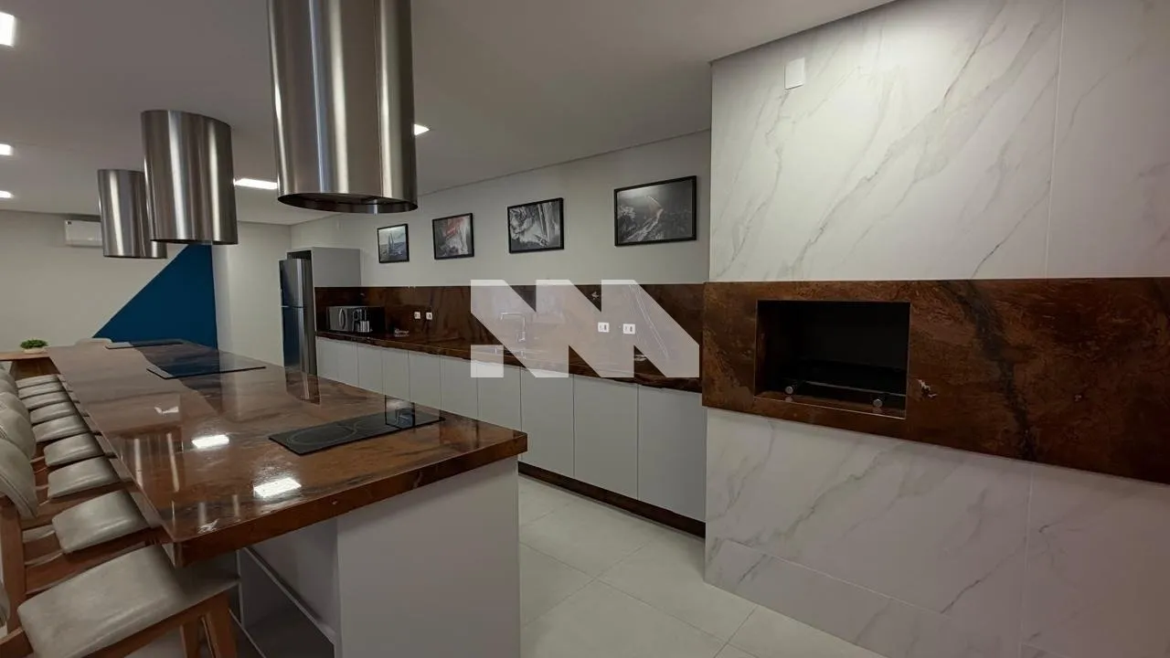 Furnished studio in a building with a gym