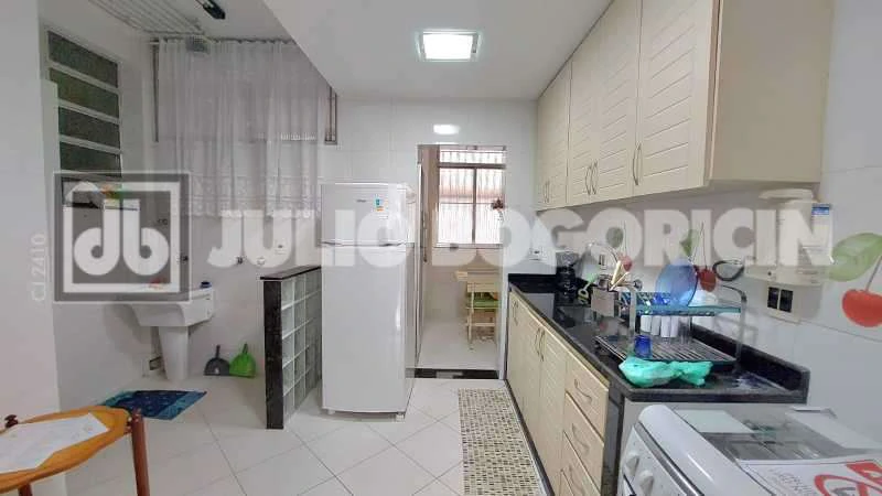 Furnished 3-bedroom apartment with 2 bathrooms — photo 15