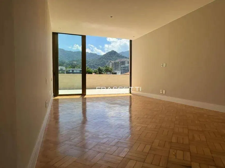 4 quartos e janelas do piso ao teto: apartamento de 460 m² — photo 13