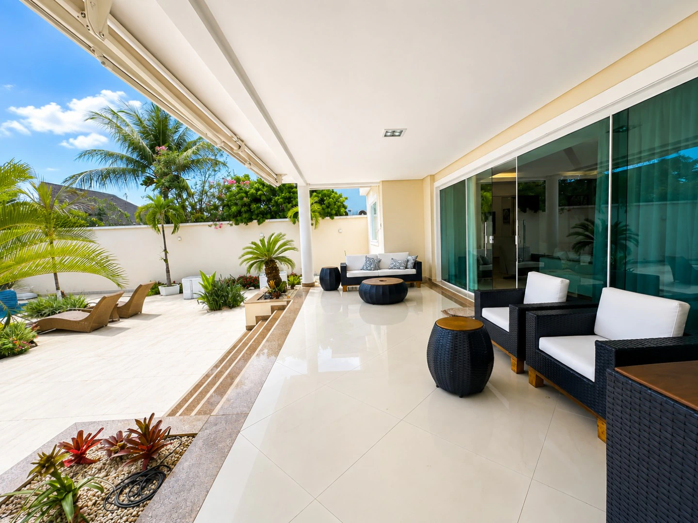 Furnished house with 5 en-suite bedrooms — photo 14