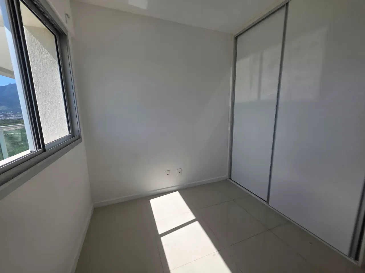 Floor-to-ceiling windows in a 2-bedroom apartment, 90 m² — photo 35