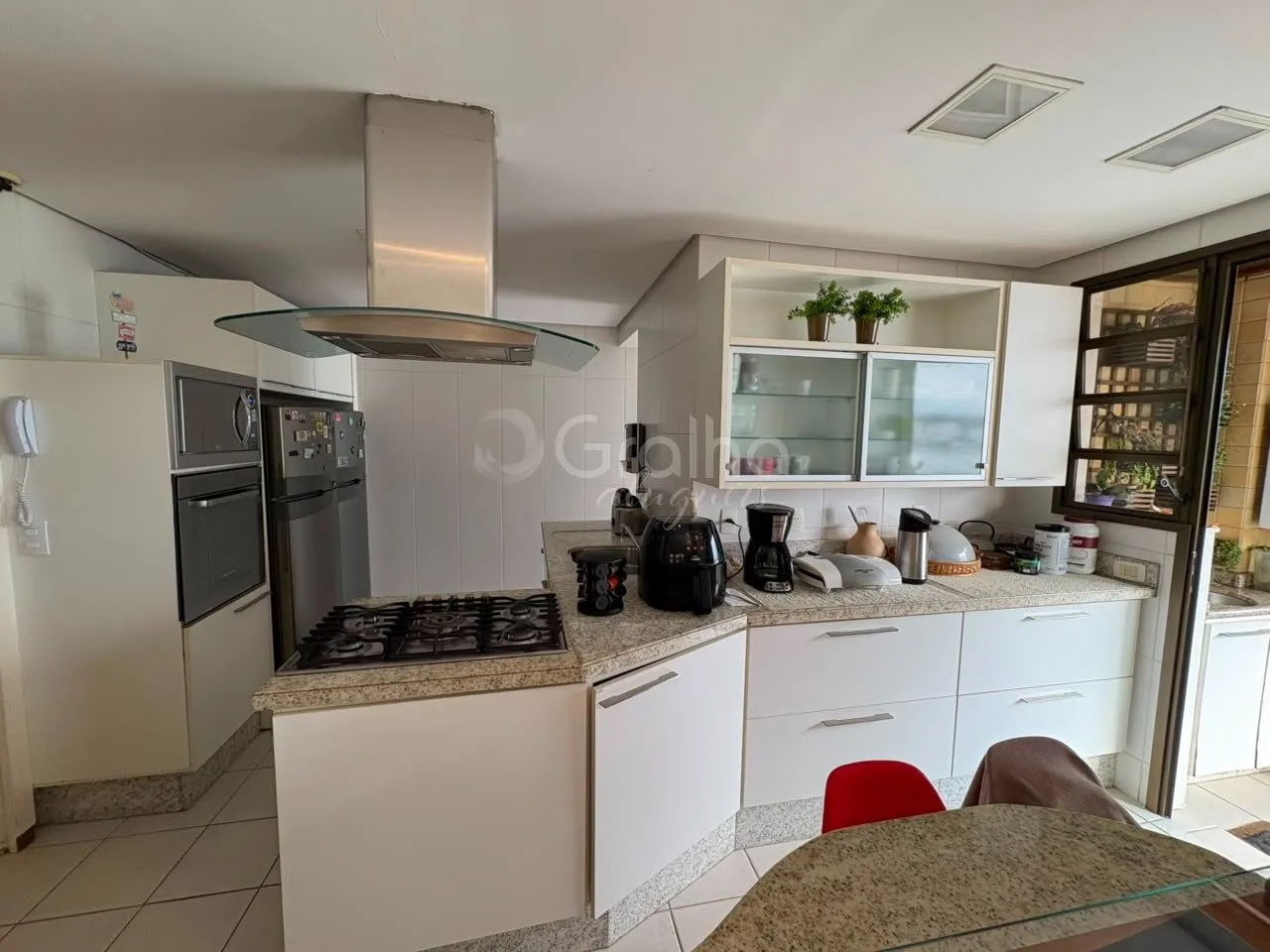 Furnished 3-bedroom apartment with an open-plan kitchen — photo 2