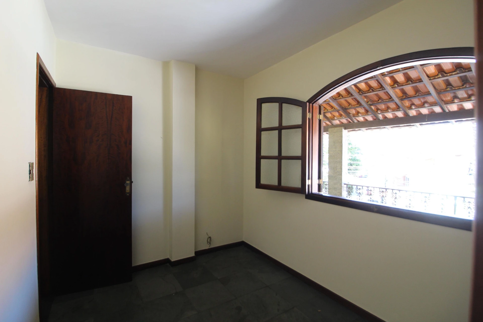 House with 2 bedrooms, private garden and balcony — photo 7