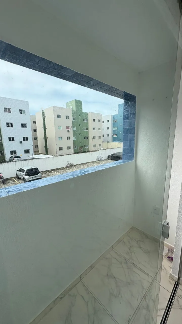 2-bedroom apartment with shared outdoor pool — photo 3