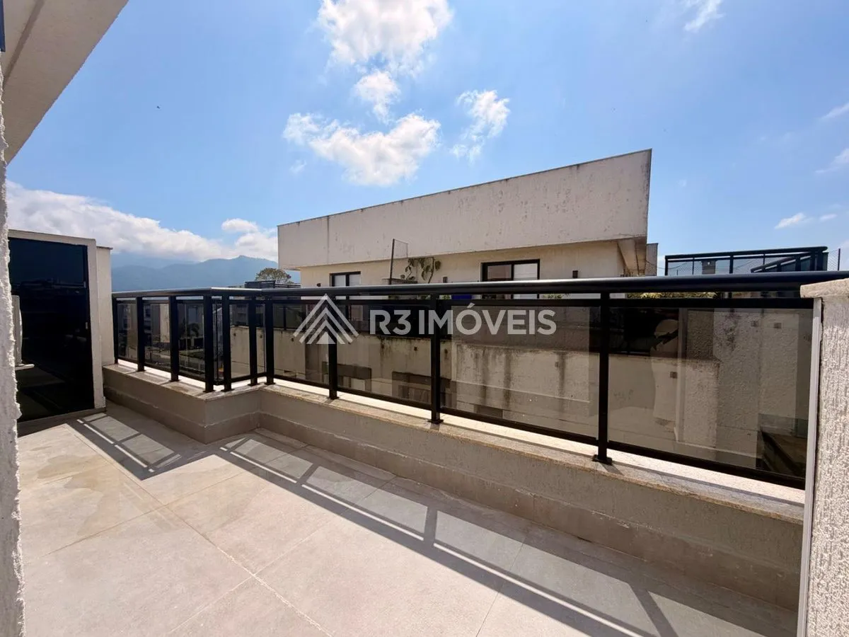 Floor-to-ceiling windows in a 3-bedroom apartment, 160 m² — photo 27