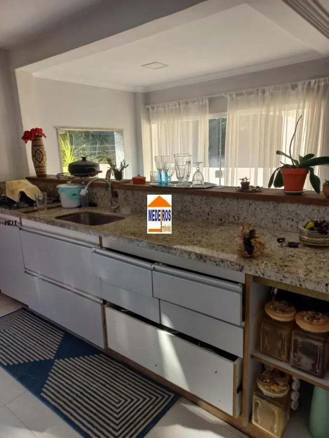 Rental house with 3 bedrooms and 3 bathrooms — photo 8