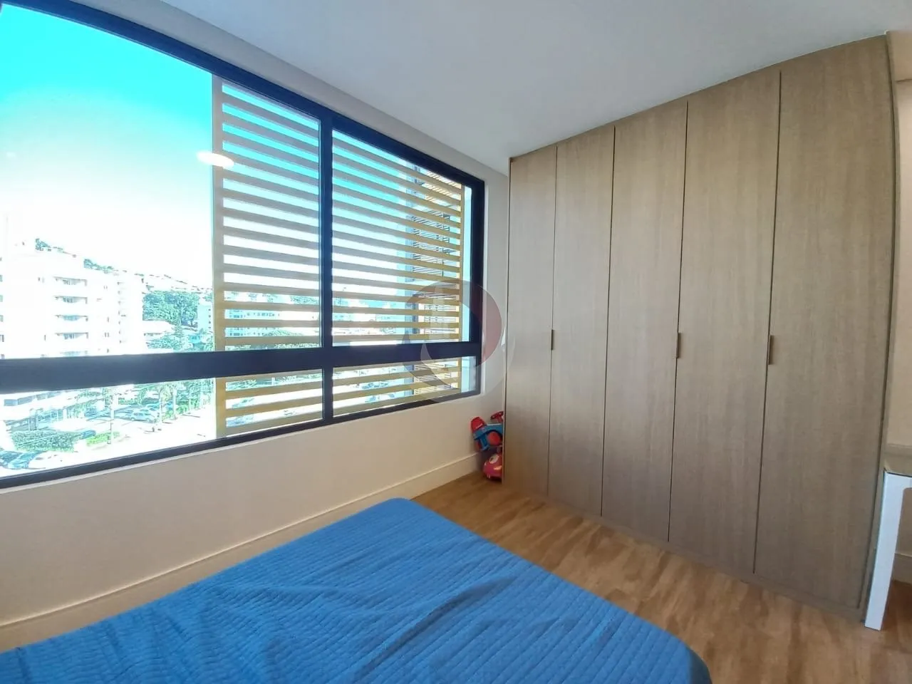 Меблированная студия с кухней открытой планировки, 73 м² — photo 11