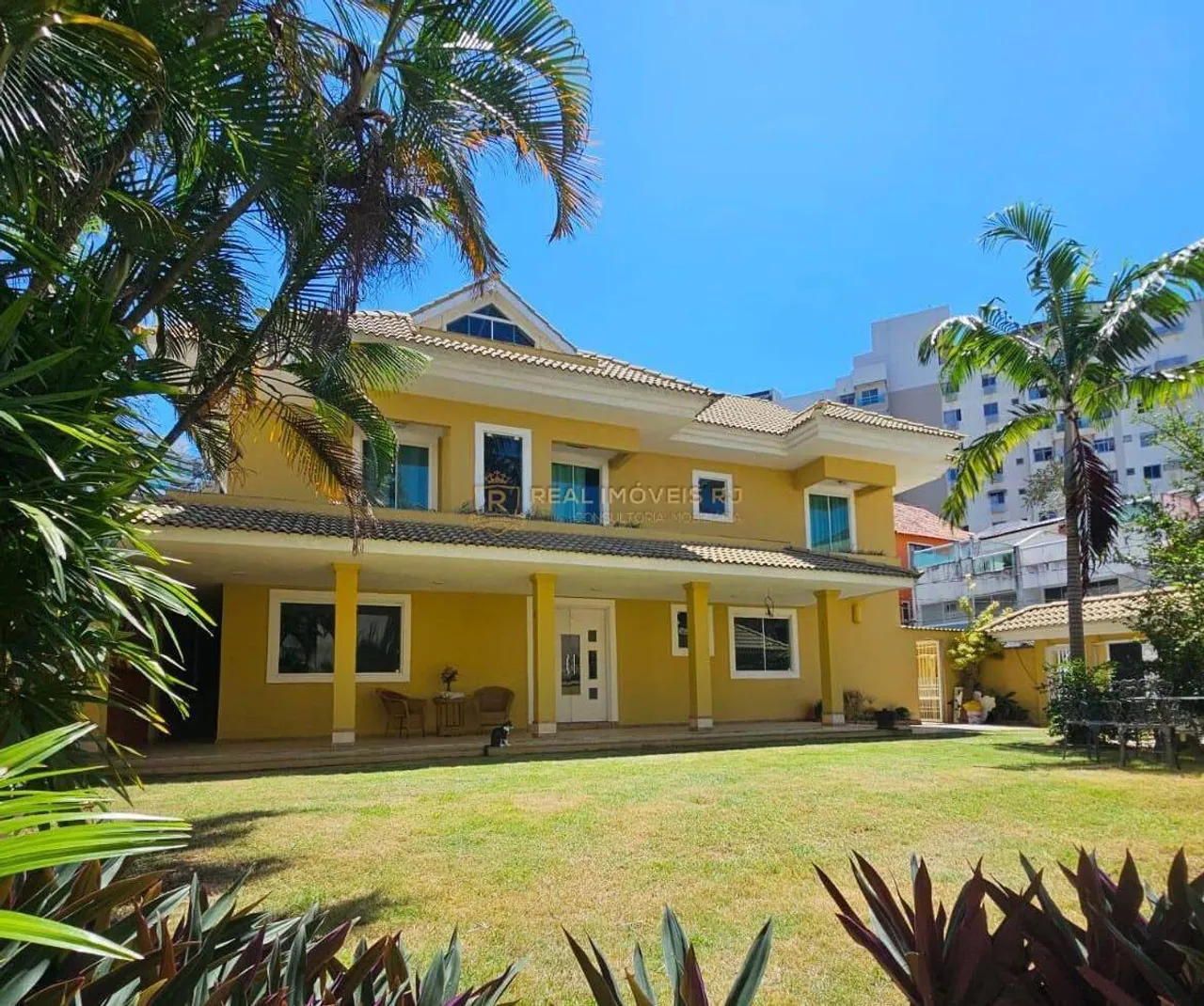 Furnished 600 m² house with 4 bedrooms and 5 bathrooms — photo 13