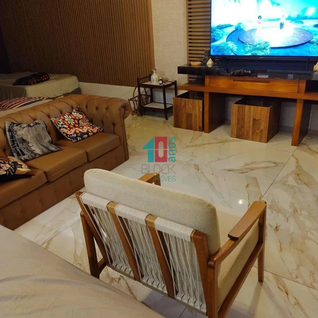 Furnished house with 5 bedrooms and 226 m² — photo 16