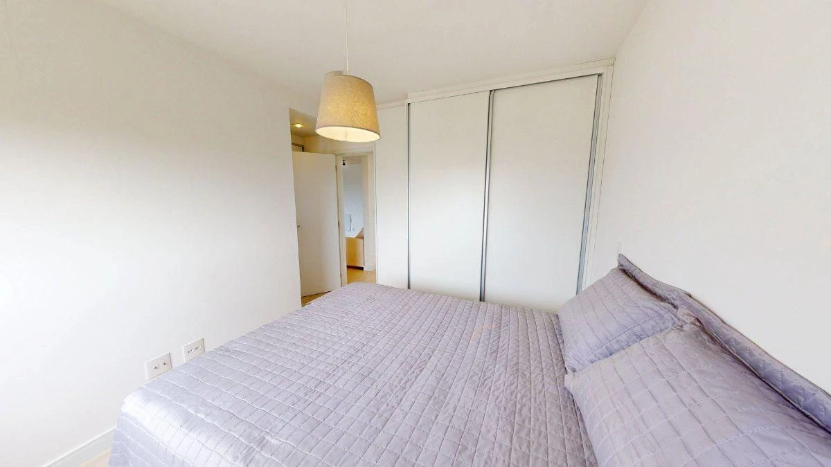 Furnished apartment, 95 m², with a glass-enclosed balcony — photo 16