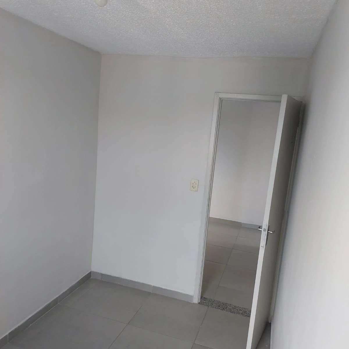 Apartamento com 2 quartos e cozinha separada — photo 11