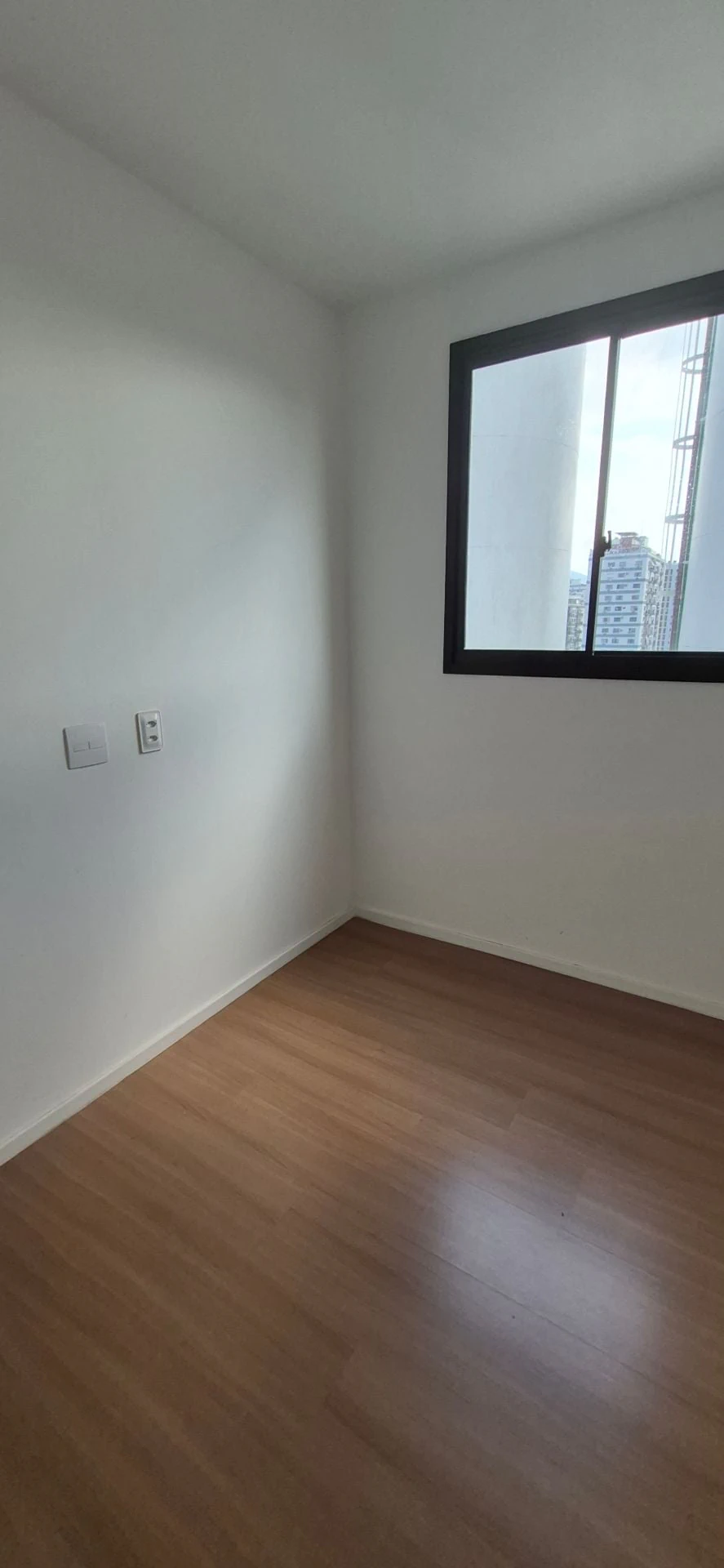 2-bedroom apartment in a building with a gym — photo 25