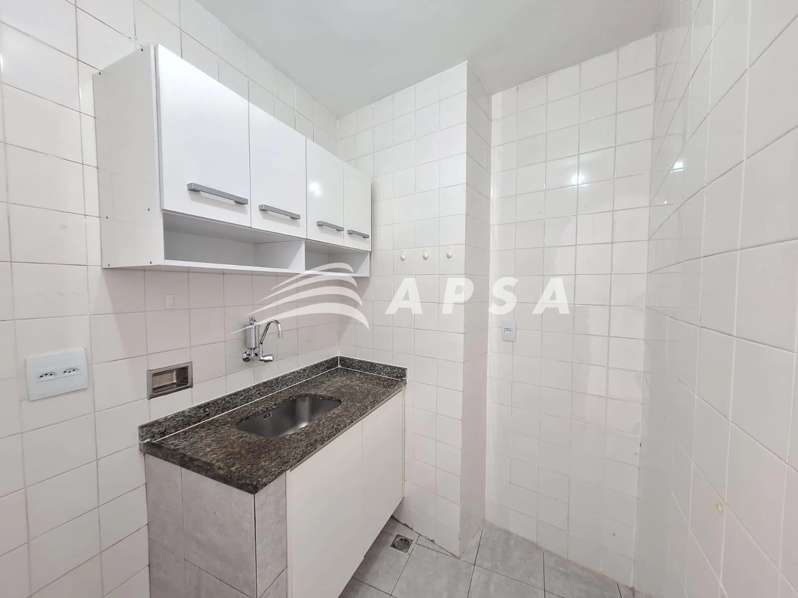 Apartamento de 1 quarto com janelas do piso ao teto — photo 3