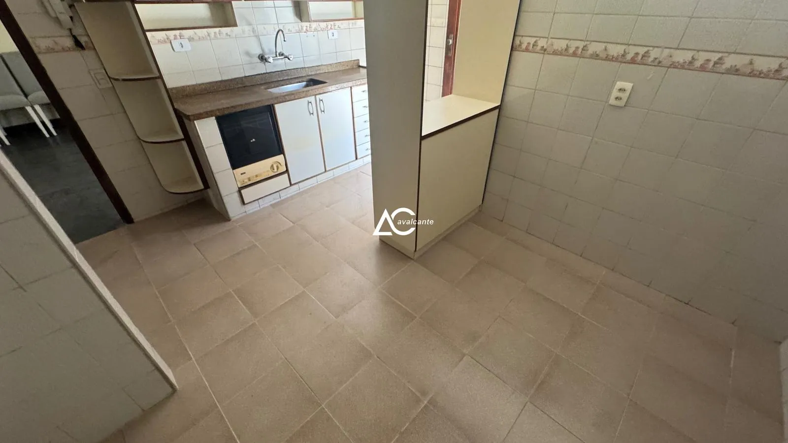 Furnished duplex house with 4 bedrooms and 600 m² — photo 47