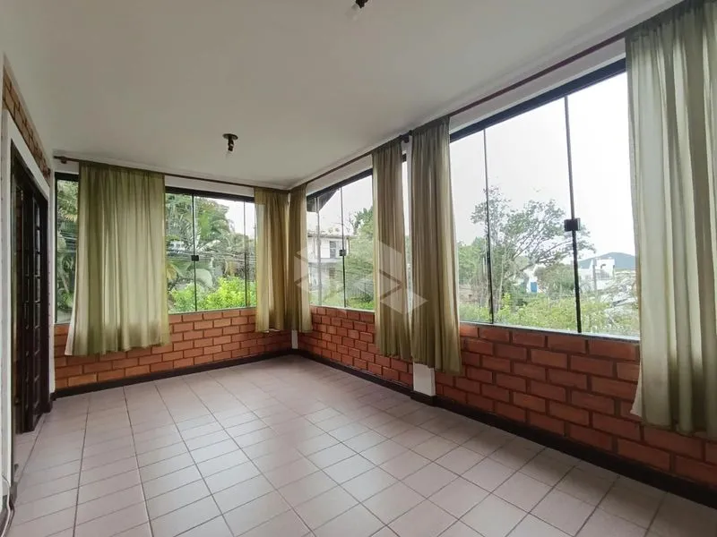 3-bedroom house with a garden — photo 13