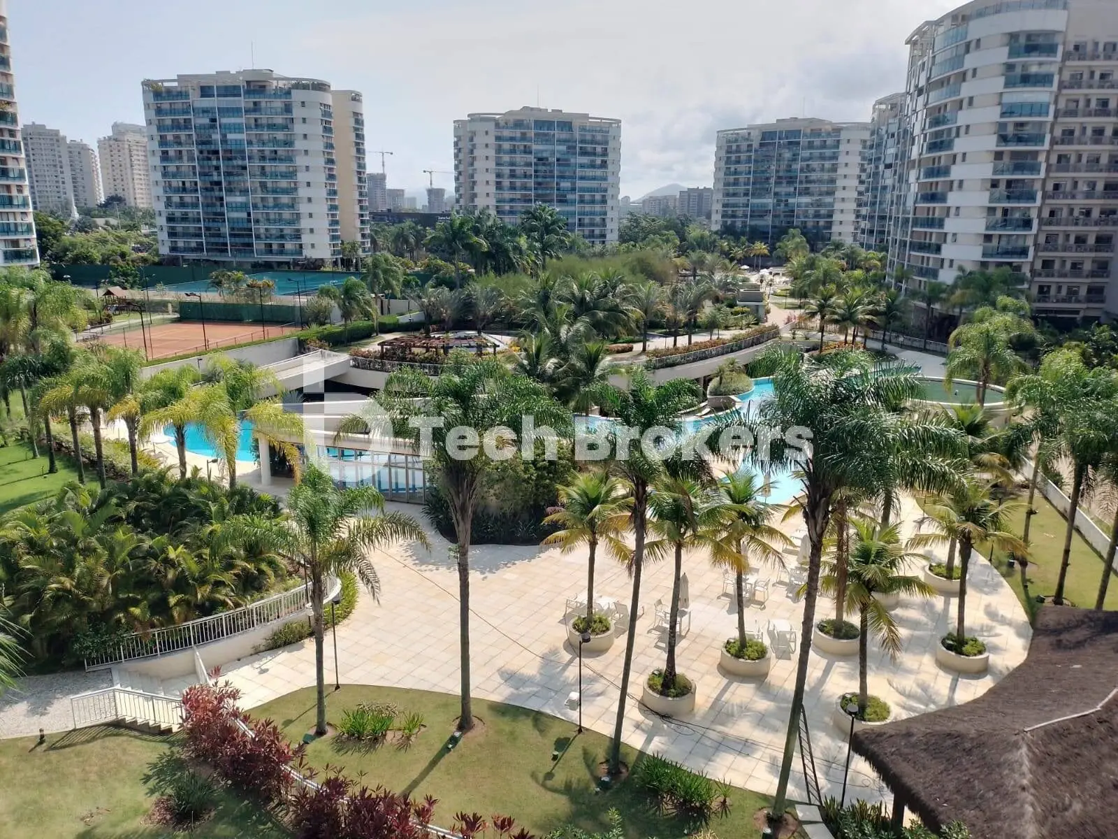 Park view in a 4-bedroom apartment, 206 m² — photo 9