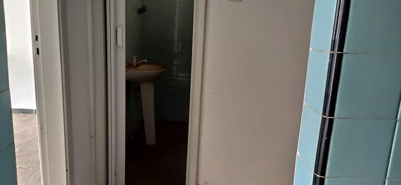 House with 2 bedrooms, 1 bath and no parking — photo 5
