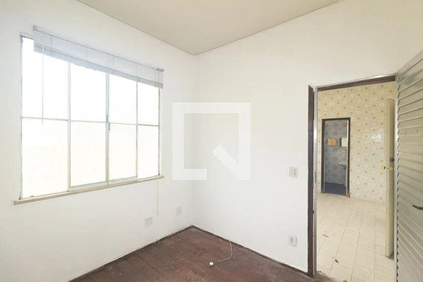 House, 500 m², with wood or laminate floors — photo 41