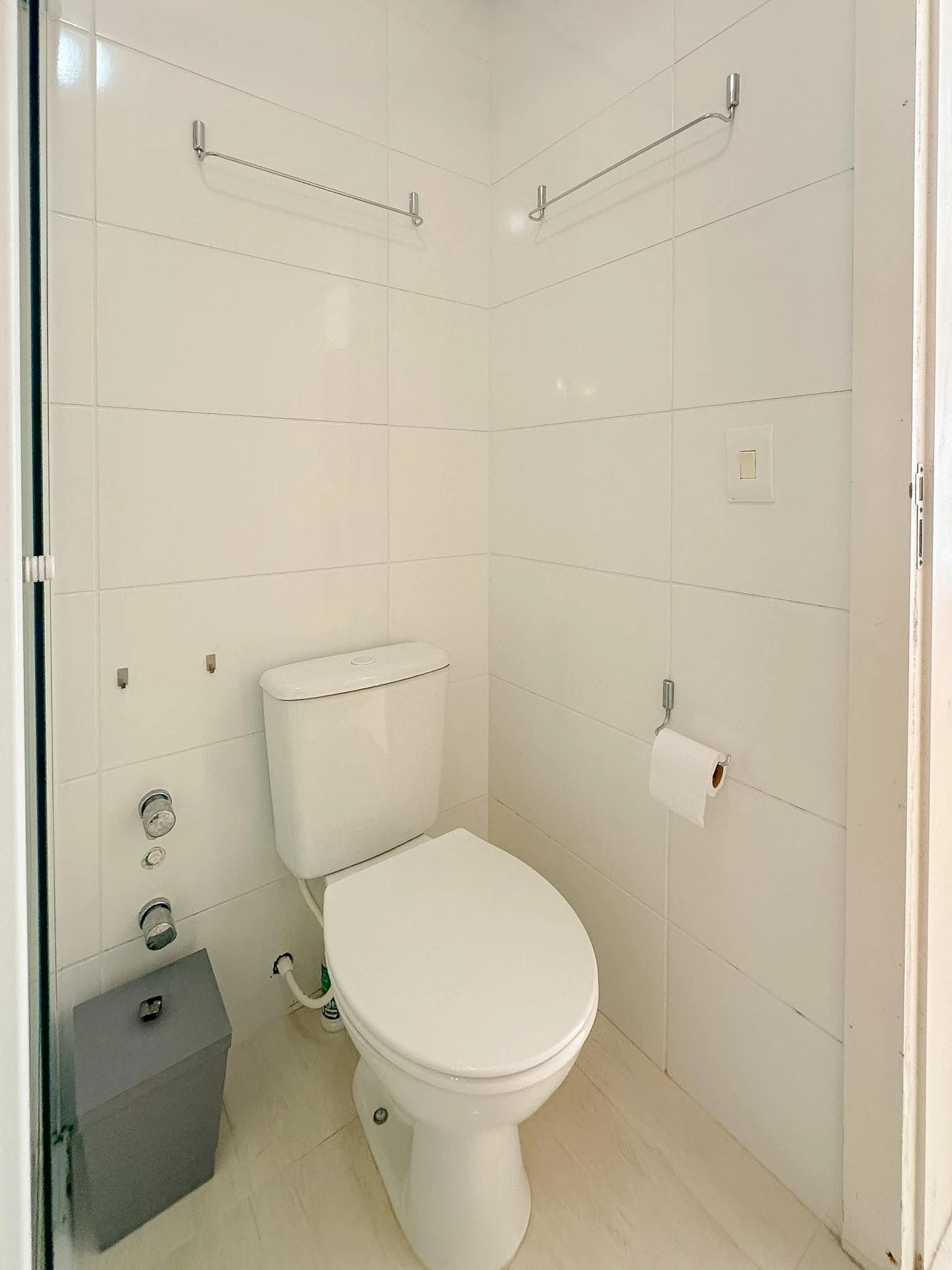 Furnished apartment, 92 m², with a grill on the balcony — photo 49