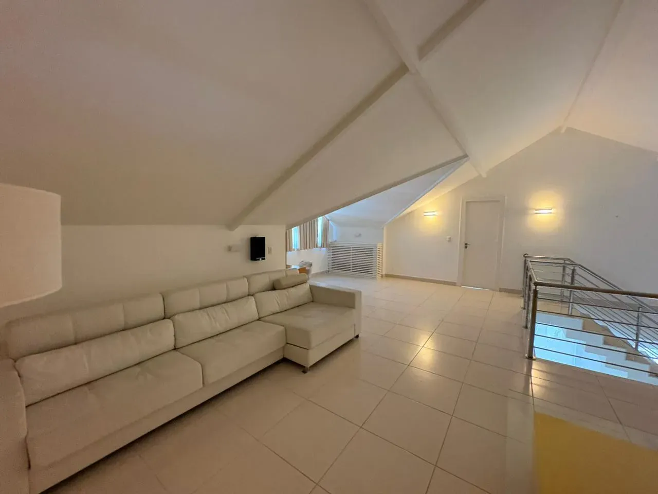 Furnished 6-suite house with 640 m² and 4 parking — photo 2